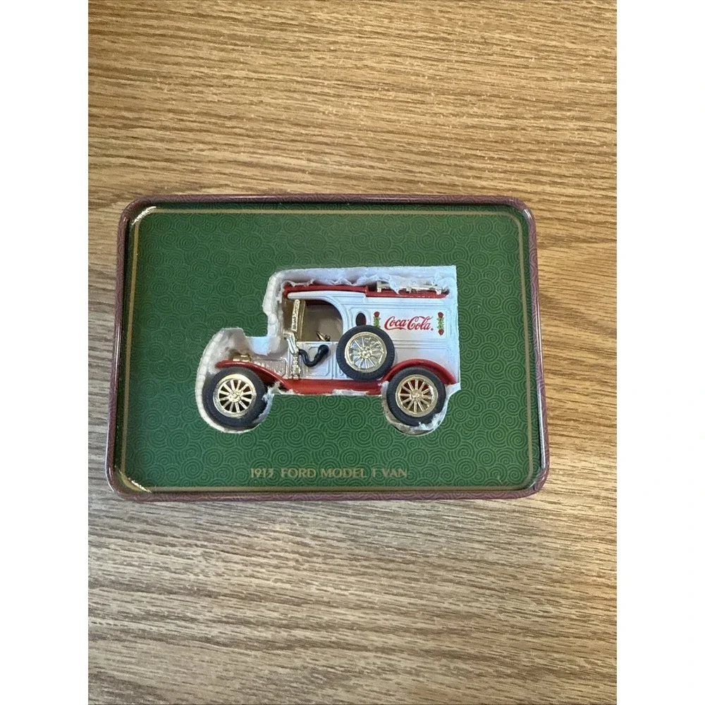 Coca-Cola 1913 Ford Model T‎ Van Christmas Edition 1994, in nice tin Not Removed